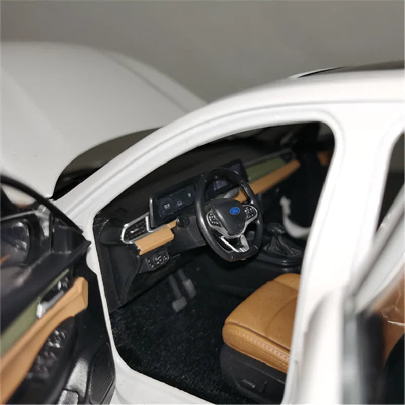 1:18 Ford ESCORT 2022