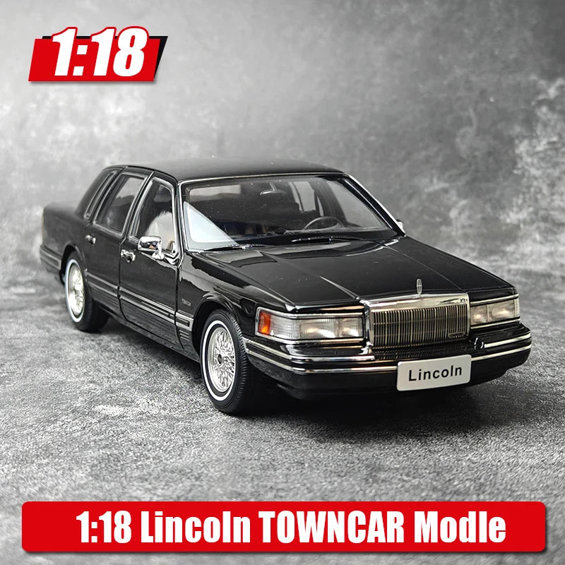1:18 Lincoln TOWNCAR