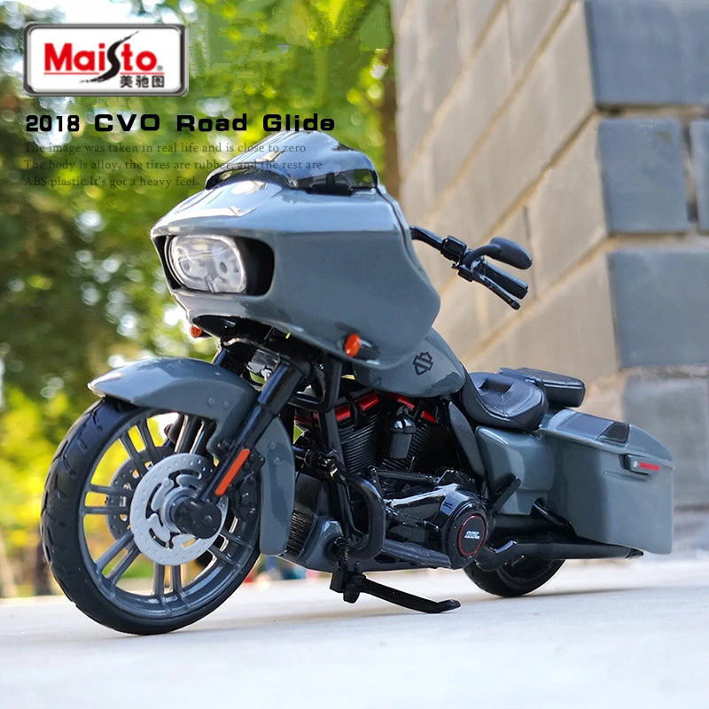 1:18 Harley 2018 CVO Road Glide
