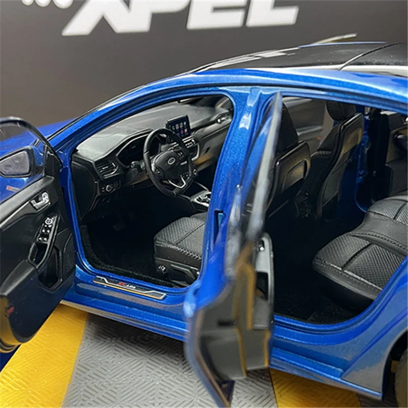 1:18 Ford Focus