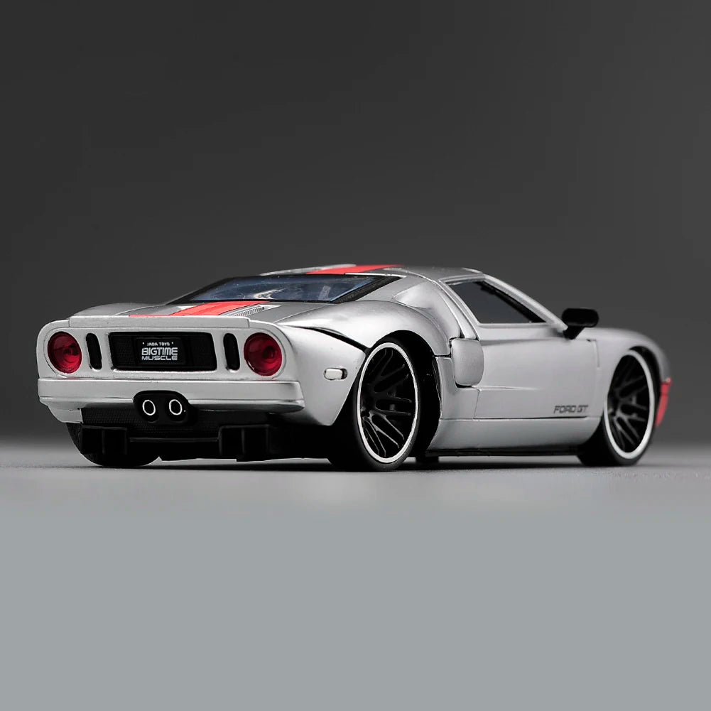 1:24 Ford GT 2005