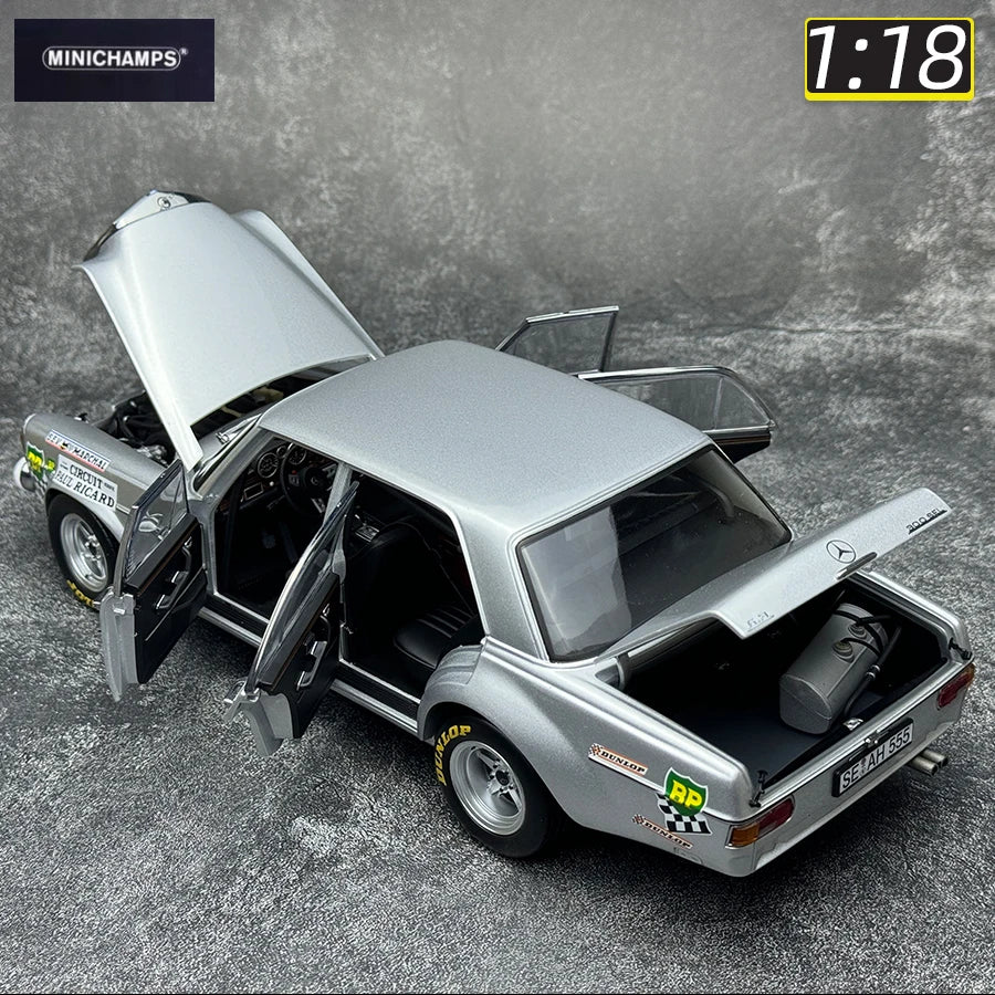 1:18 Mercedes-Benz 300SEL 6.8-1971