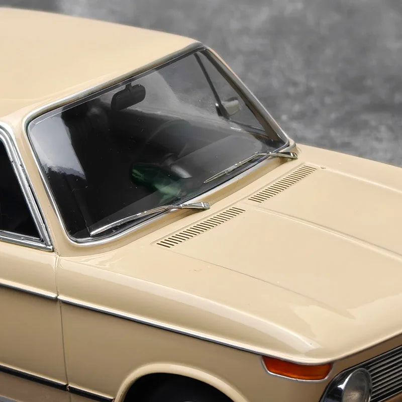 1:18 BMW 2002 1602/L2002ti