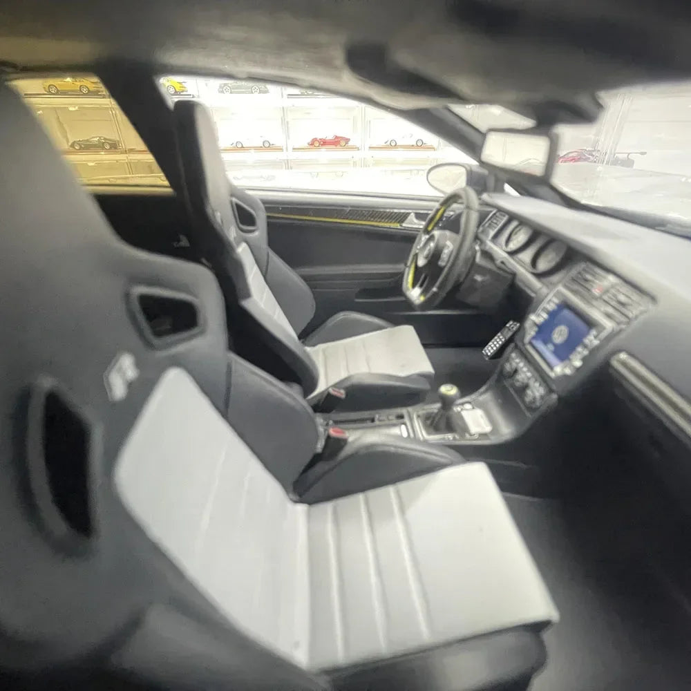 1:18 Volkswagen Golf 7th Generation A7 R400
