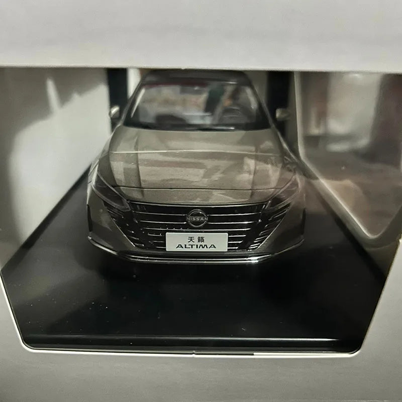 1:18 Nissan Teana 2022