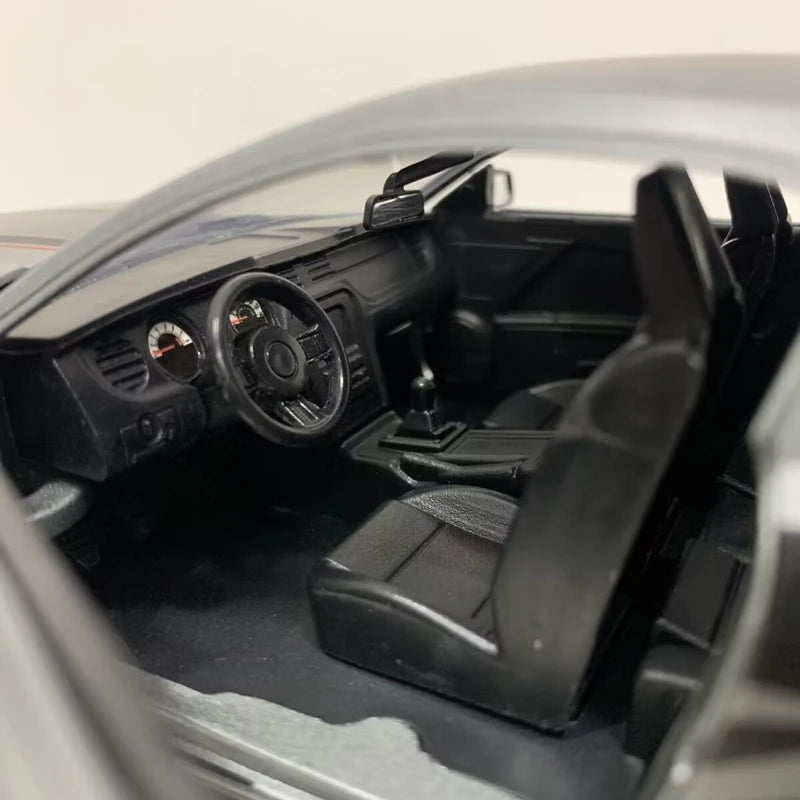 1:24 2010 Ford Mustang GT