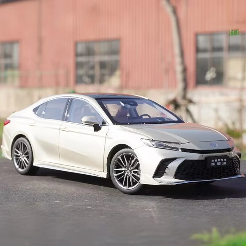 1:18 Toyota Camry