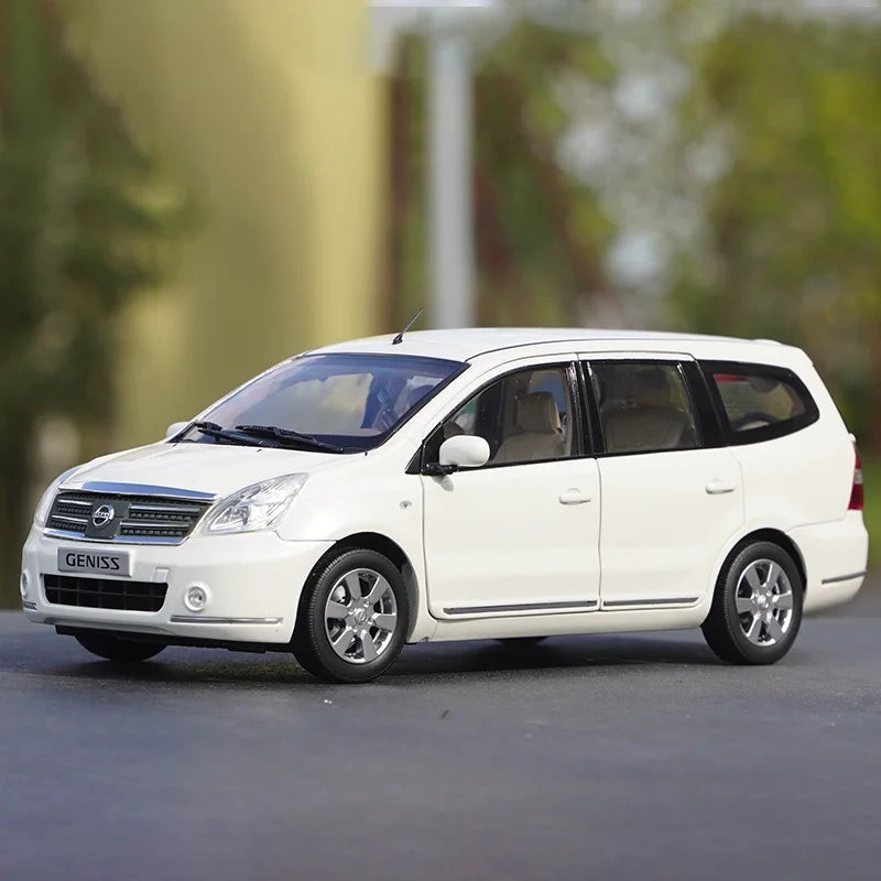 1:18 Nissan GENISS