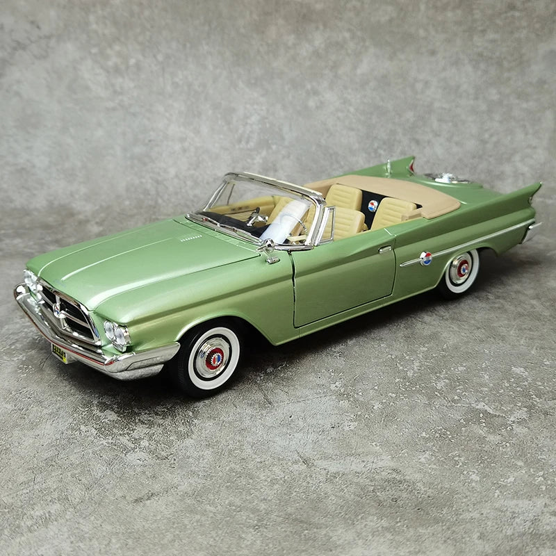 1:18 1960 300FC Chrysler Classic