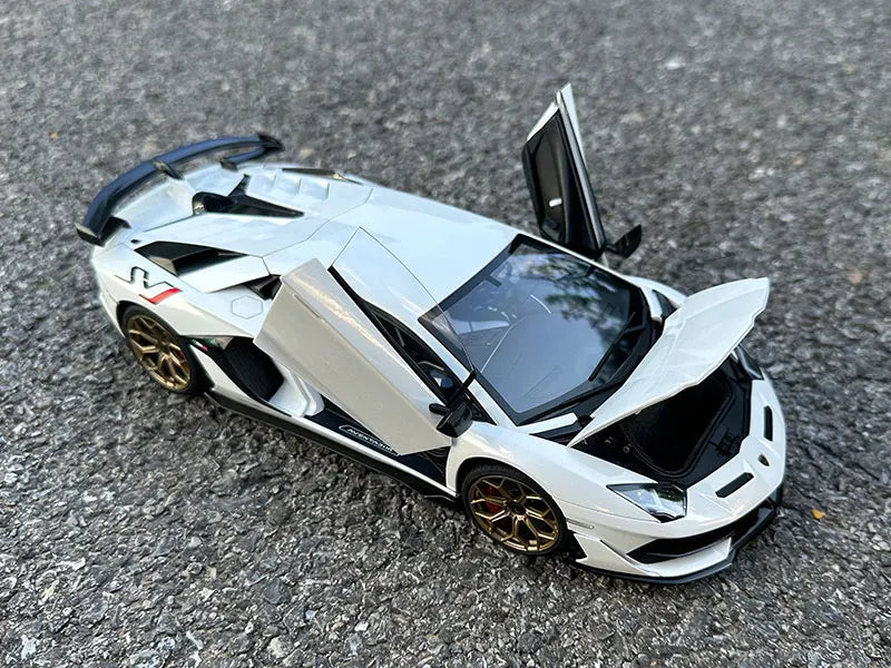 1:18 Lamborghini Aventador SVJ
