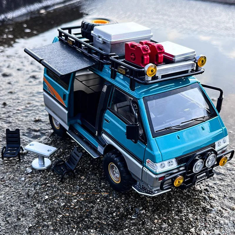 1:24 Mitsubishi Delica