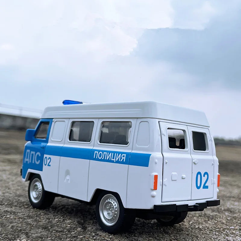 1:18 UAZ Travelers Traffic Bus