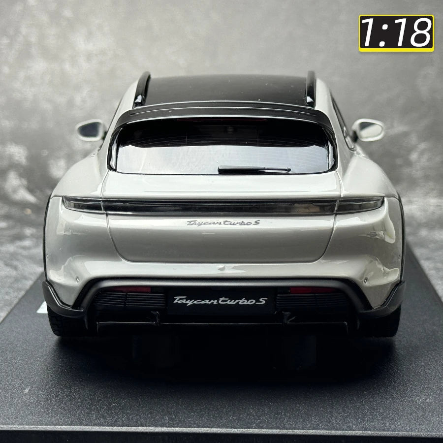 1:18 Porsche Taycan Turbo S 2022