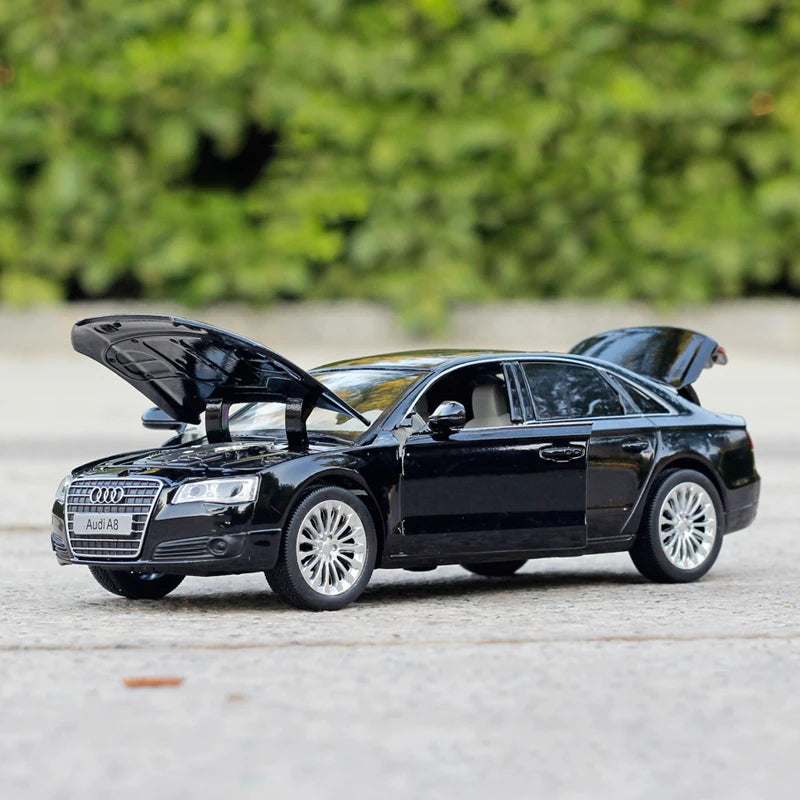 1:32 AUDI A8