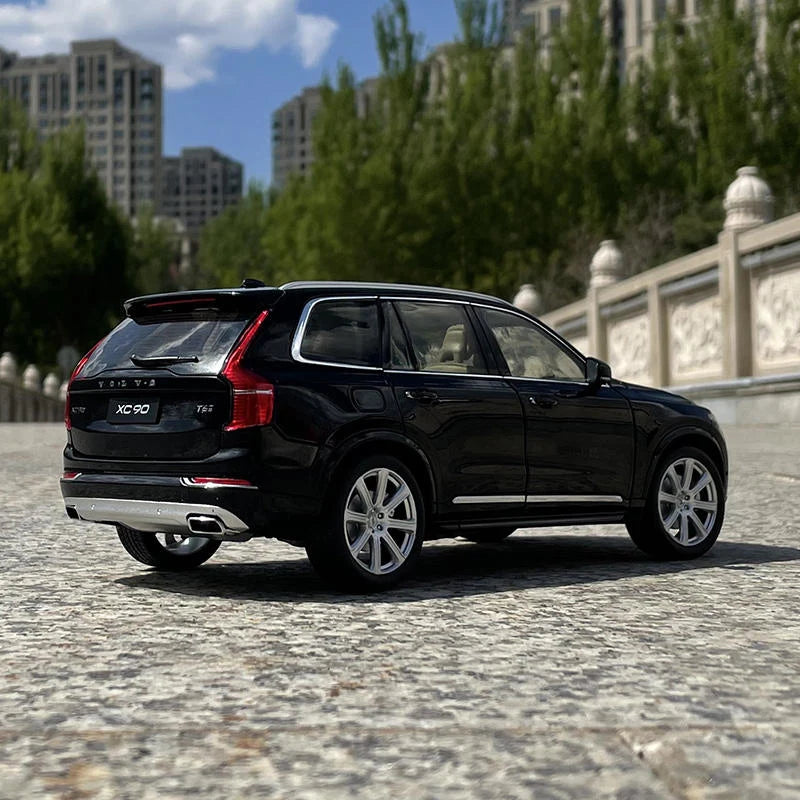 1:18 Volvo XC90