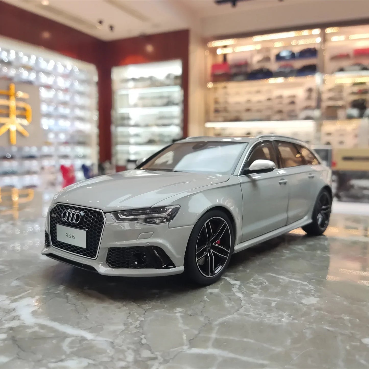 1:18 Audi RS6