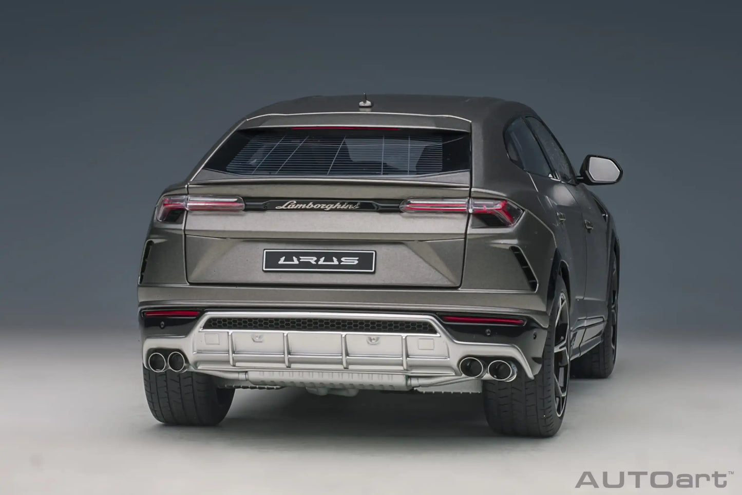 1:18 LAMBORGHINI URUS