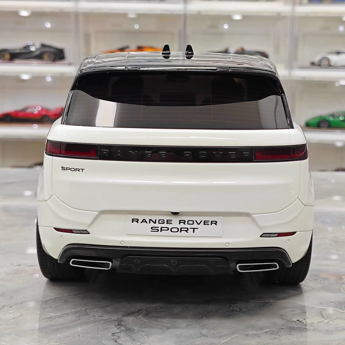1:12 Land Rover Range Rover Sport Limited Edition