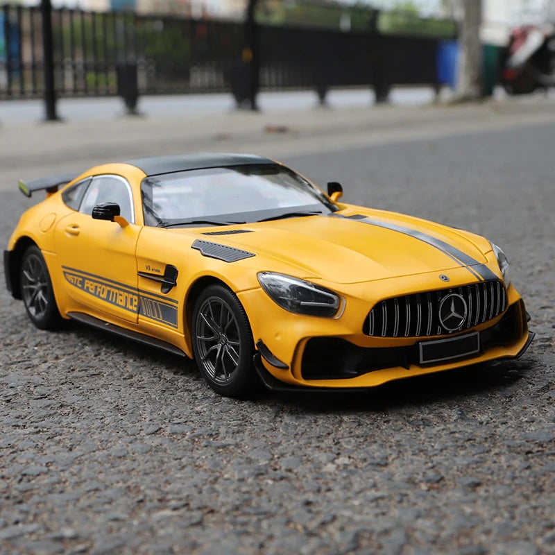 1:18 Mercedes Benz GTR