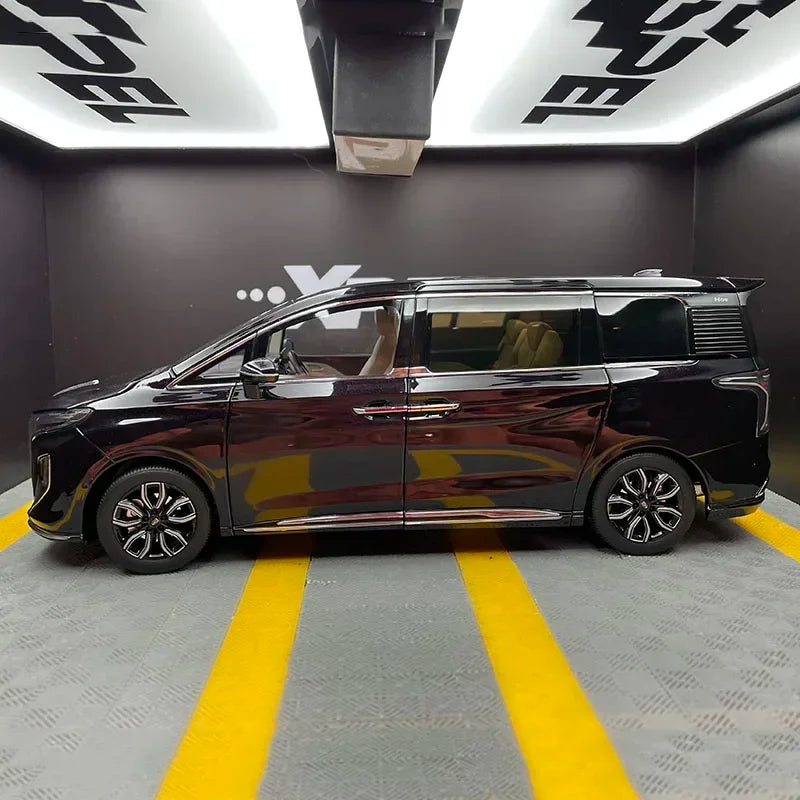 1:18 Hongqi HQ9 Business