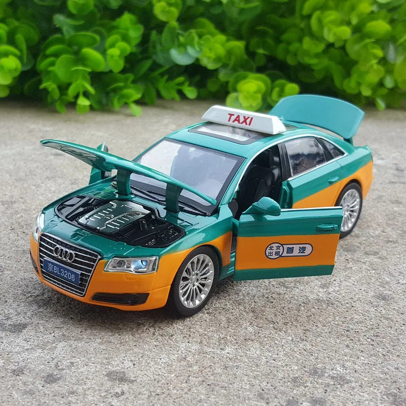 1:32 AUDI A8