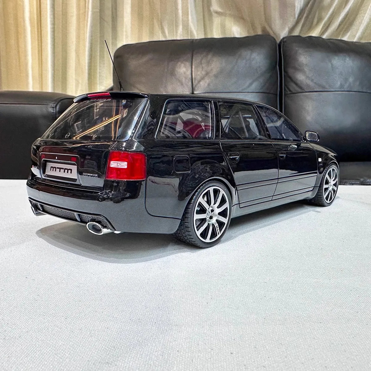 1:18 AUDI RS6 2004