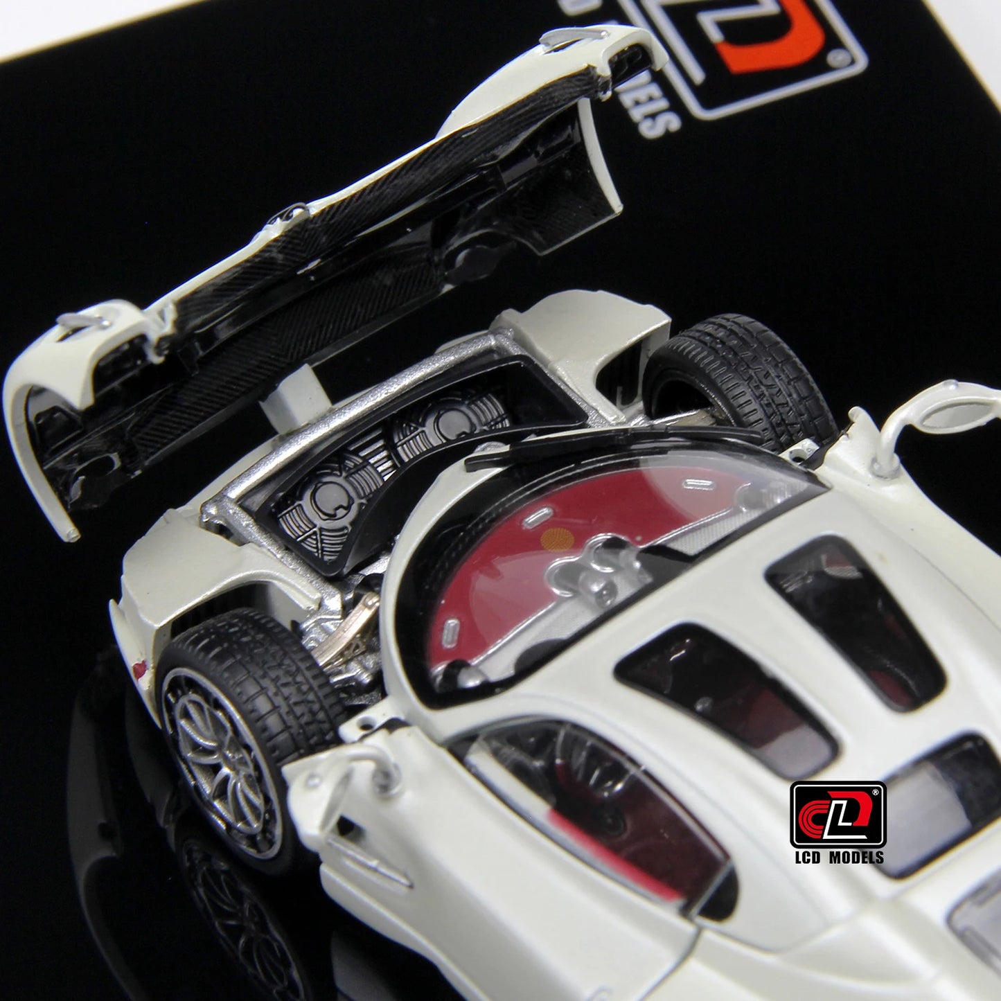 1:43 Pagani Utopia