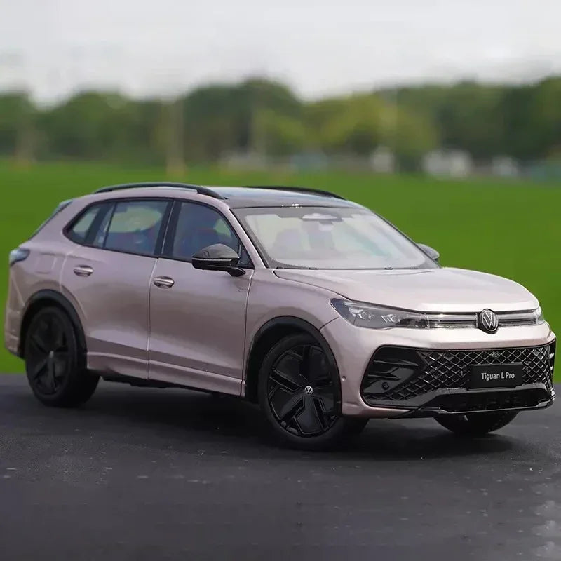 1:18 Volkswagen Tiguan L Pro