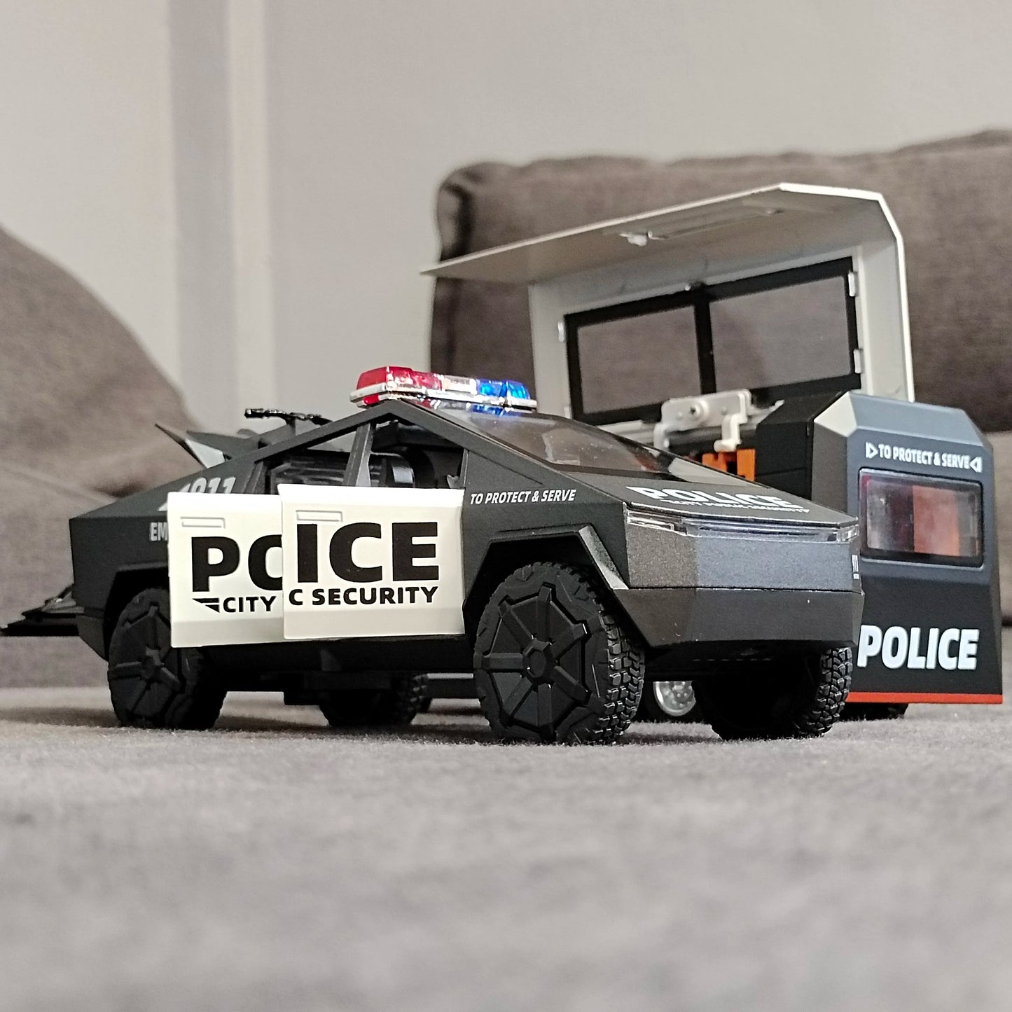 1:32 Police Tesla Cybertruck Trailer