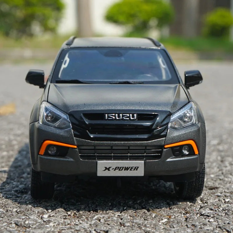 1:18 ISUZU MU-X Off-road Vehicle