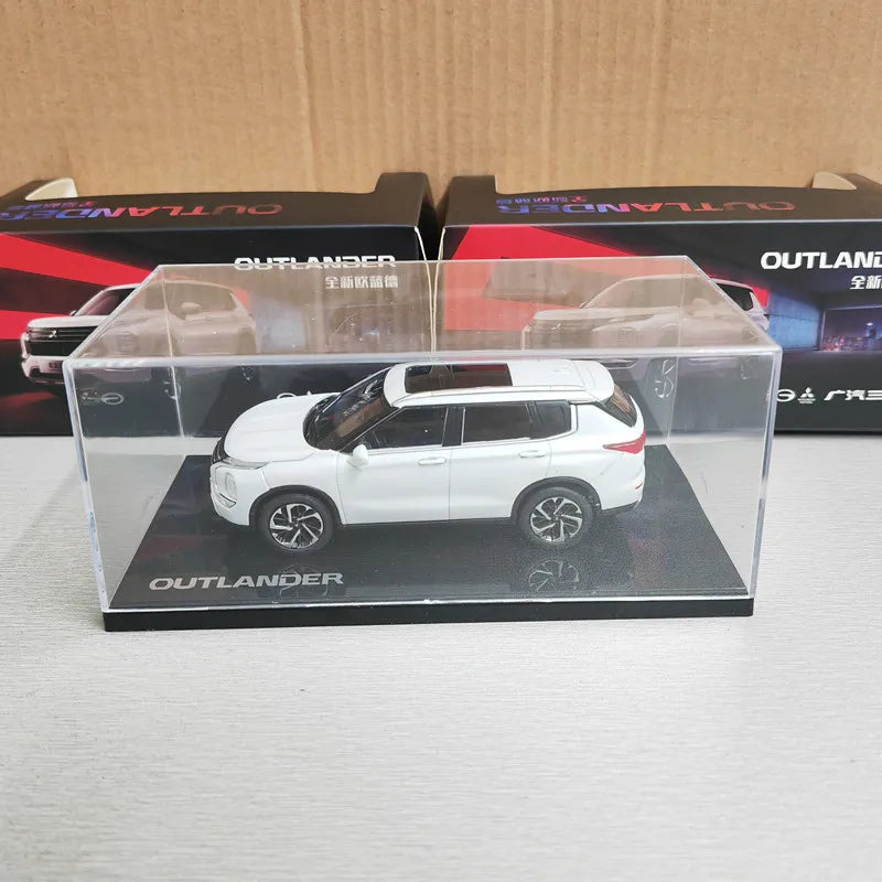 1:43 Mitsubishi Outlander