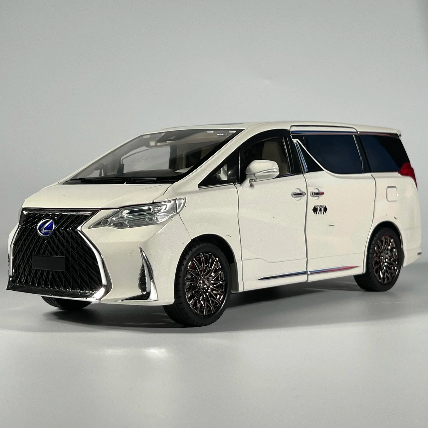 1:18 Lexus LM300 Electric Door MPV