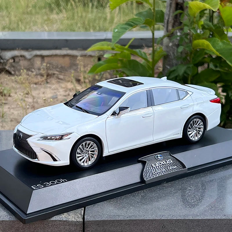 1:18 LEXUS ES300H