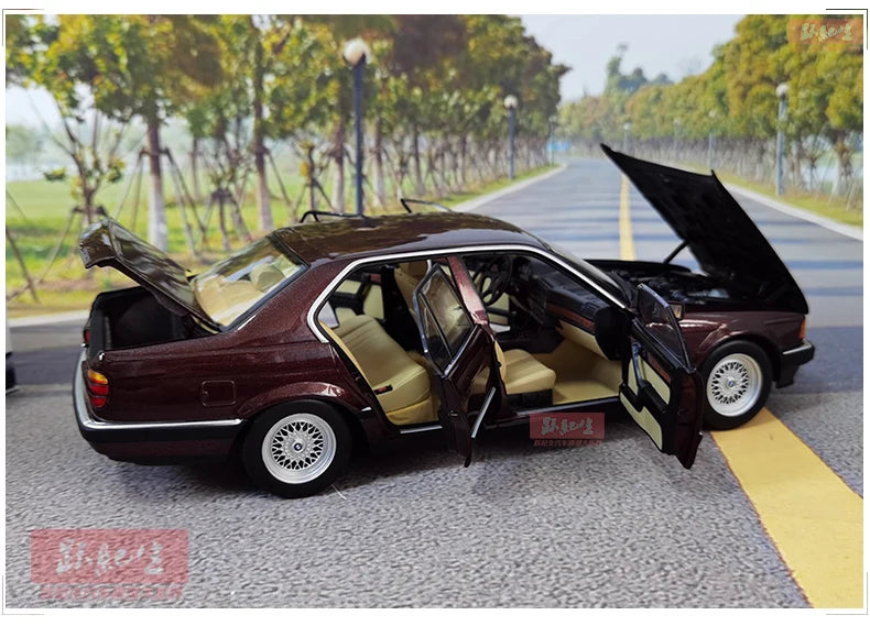 1:18 BMW 7 Series E32 730i 1986