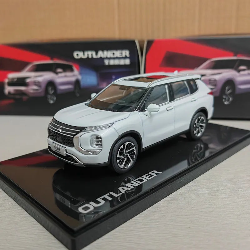 1:43 Mitsubishi Outlander