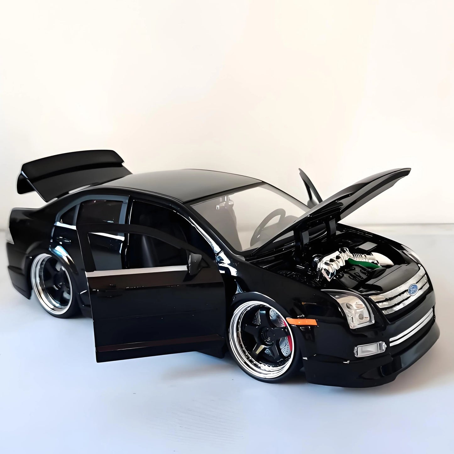 1:24 Ford Fusion 2006