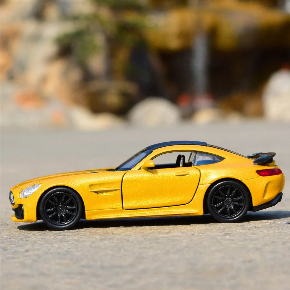 1:36 Mercedes Benz AMG GTR