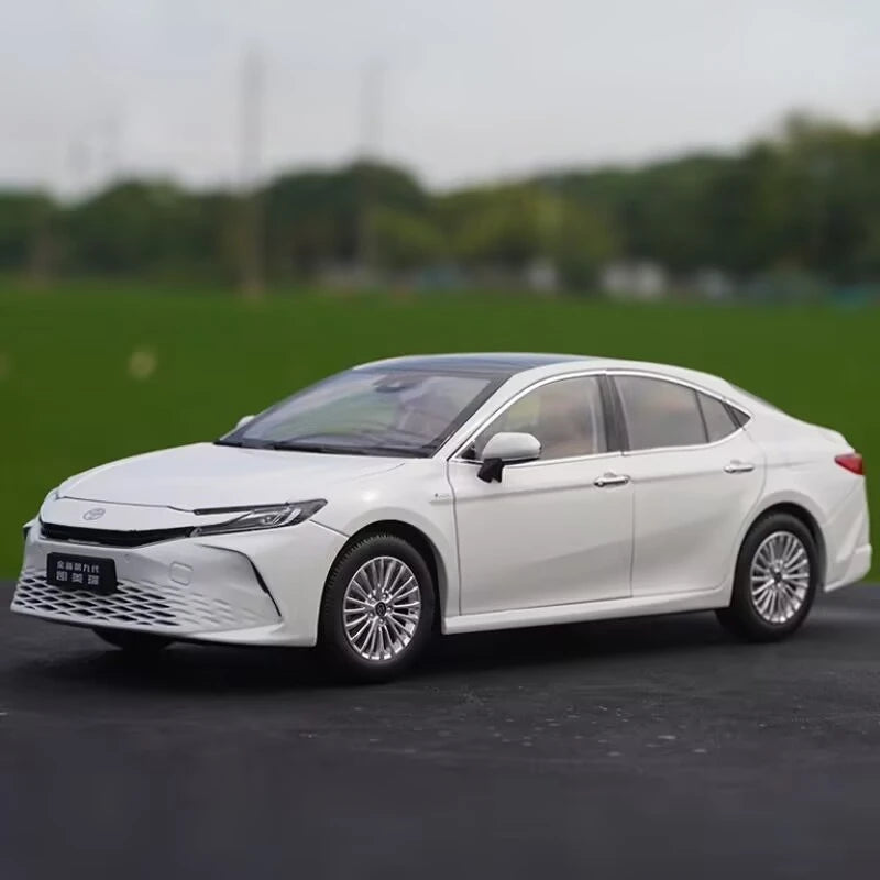 1:18 Toyota Camry