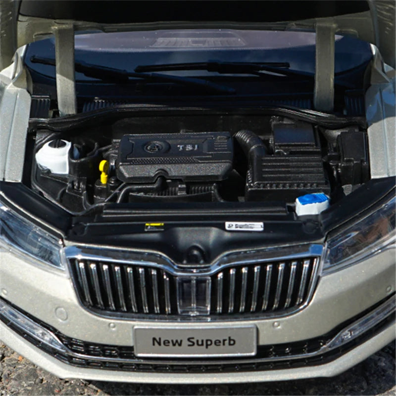 1:18 SKODA SUPERB