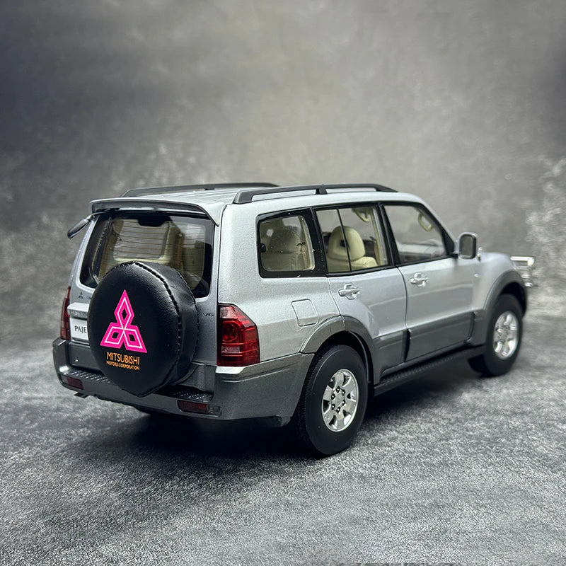 1:18 Mitsubishi Pajero V73