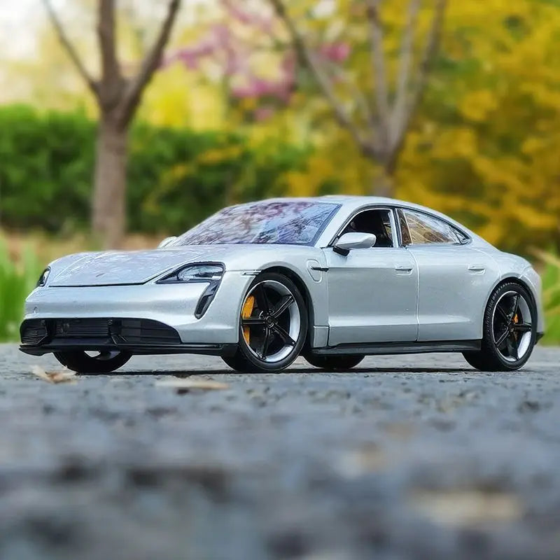 1:24 Porsche Taycan Turbo S
