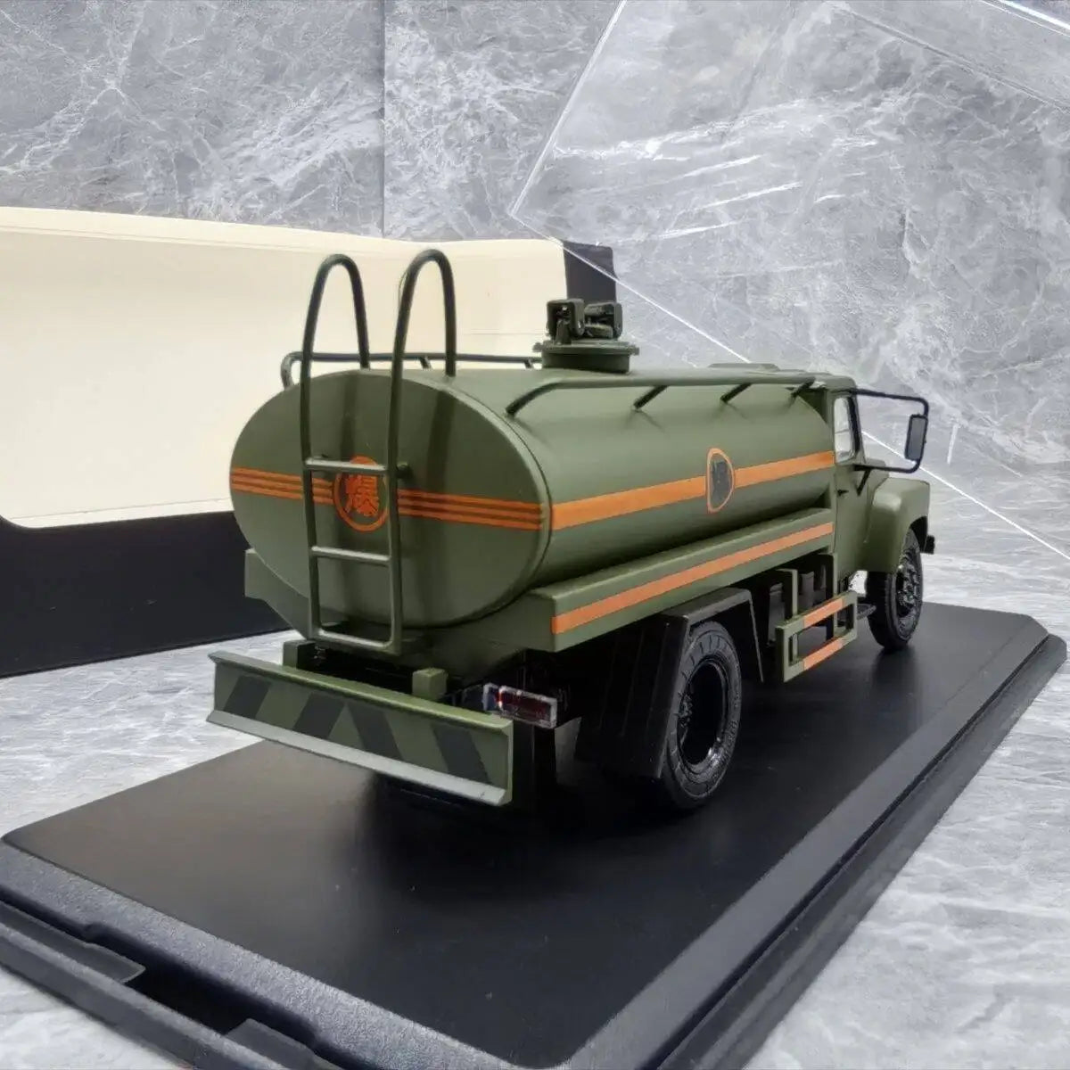 1:43 Tanker Oil Model Diecasts
