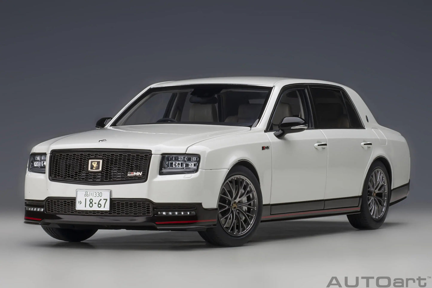1:18 Toyota Century GRMN