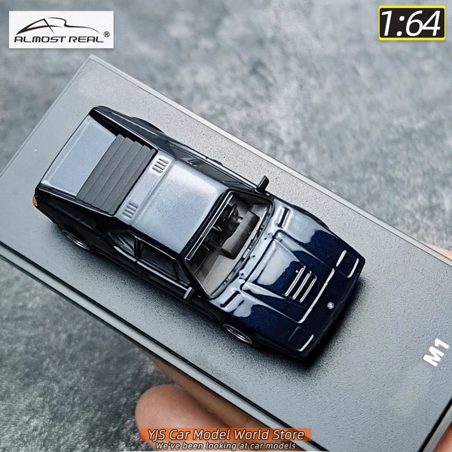 1/64 BMW M1 3.0 CLS