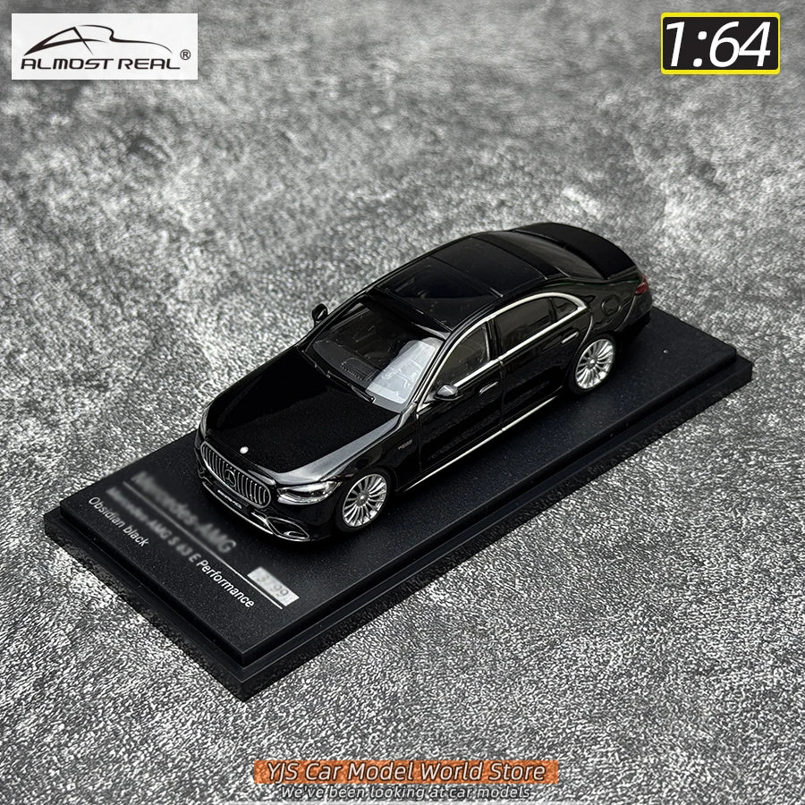 1:64 Mercedes-Benz S63 E Performance 2023