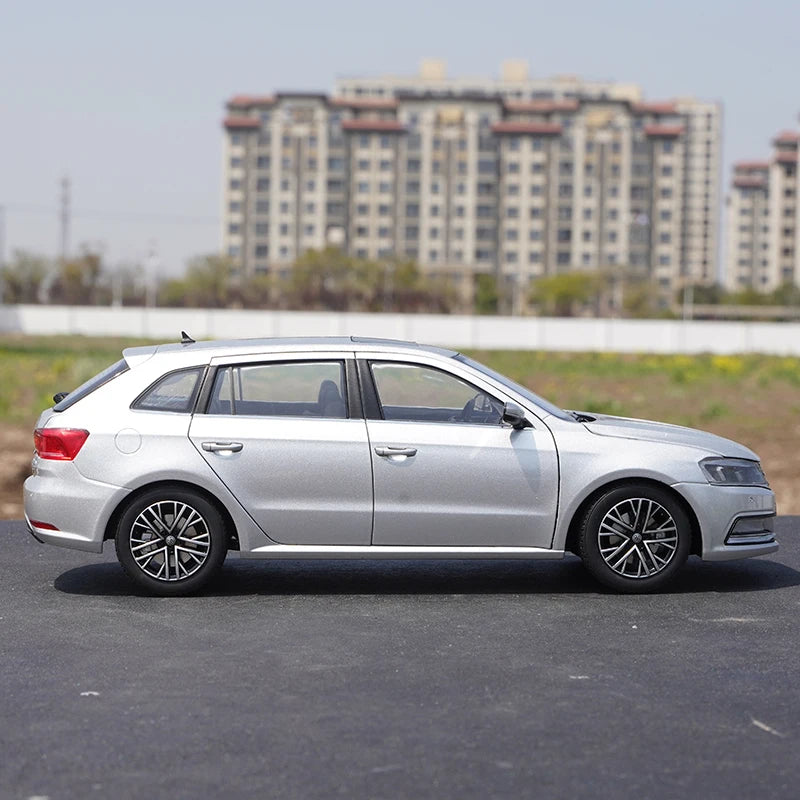 1:18 Volkswagen Gran Lavida