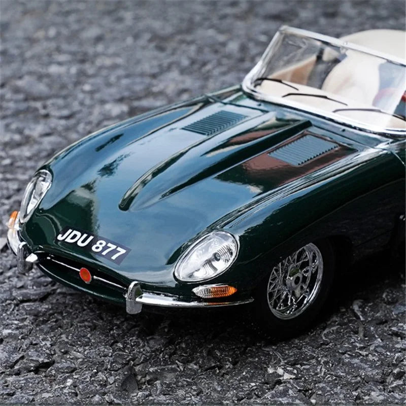 1:18 Jaguar E-type