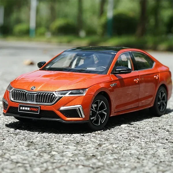 1:18 Volkswagen Skoda Octavia PRO 2021