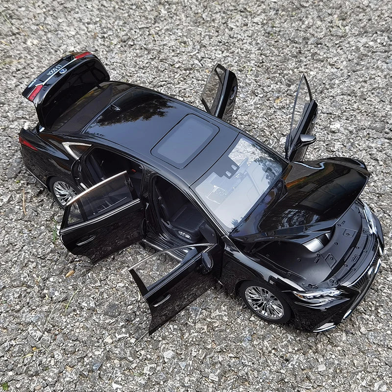 1:18 LEXUS LS500h