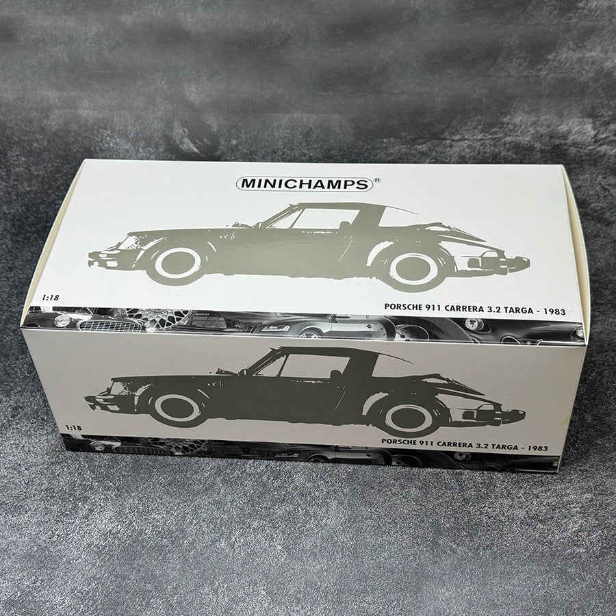1:18 PORSCHE 911 CARRERA 3.2 TARGA 1983